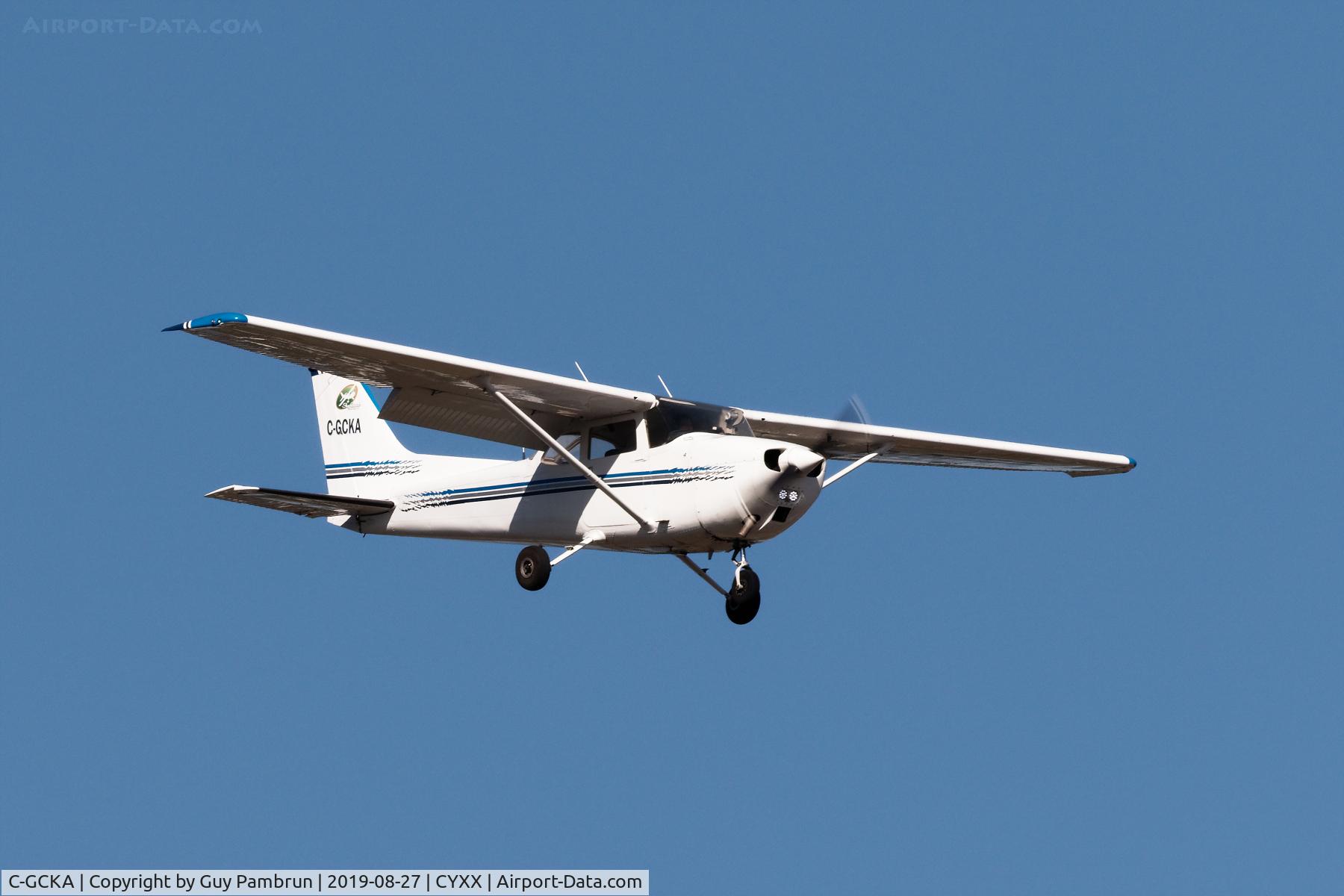 C-GCKA, 1974 Cessna 172M C/N 17264714, Landing