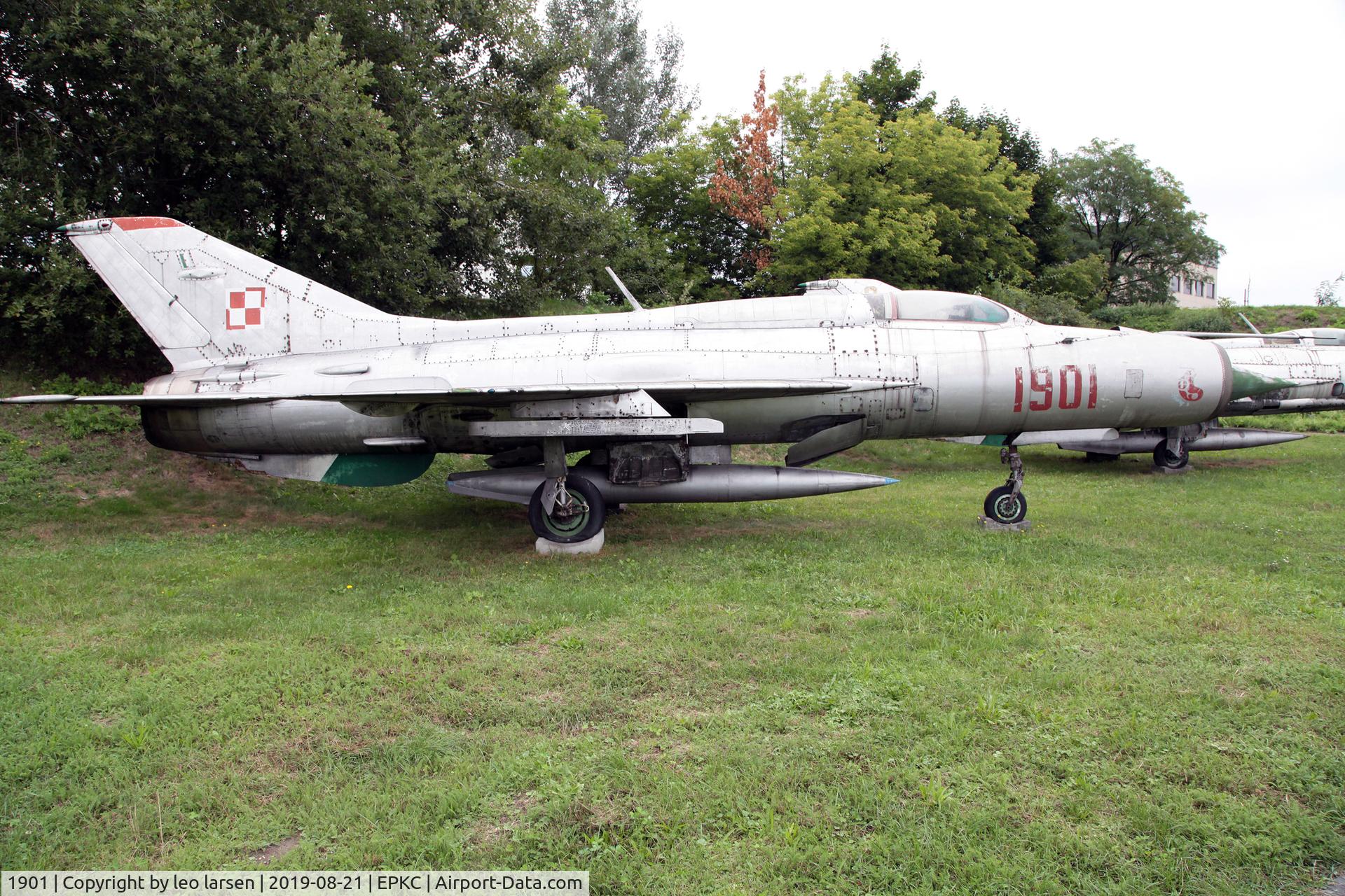 1901, 1964 Mikoyan-Gurevich MiG-21PF C/N 761901, Polish Aviation Museum Krakow 21.8.2019