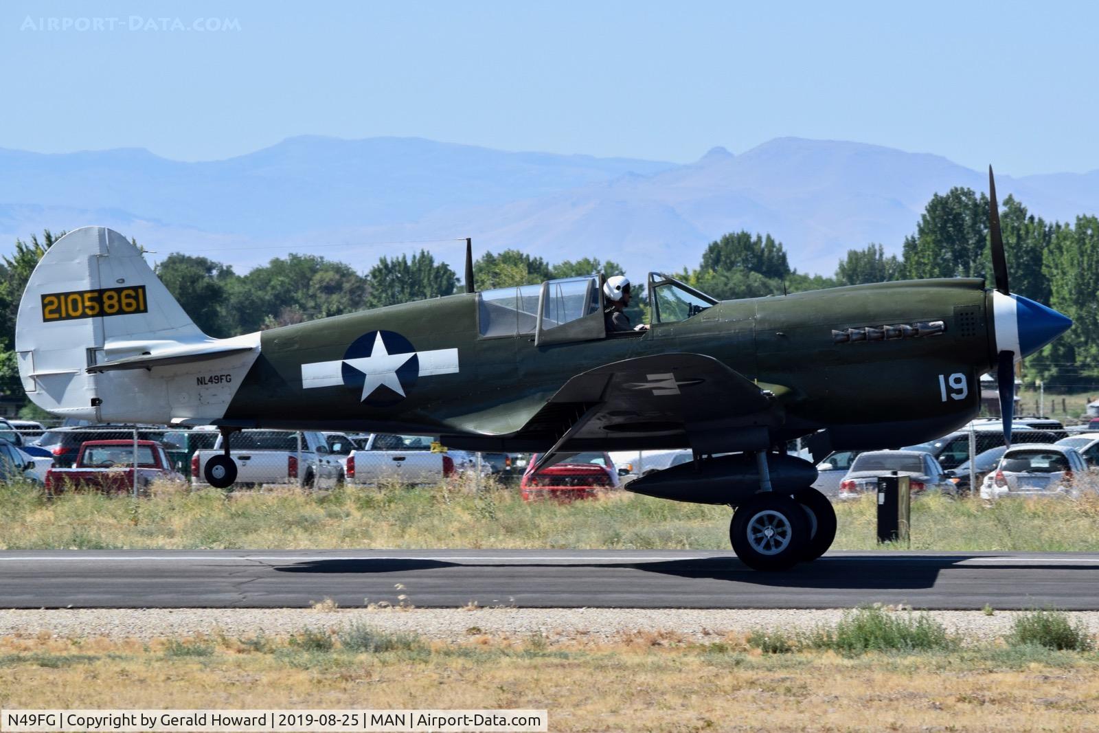 N49FG, 1943 Curtiss P-40N Warhawk C/N 29623, Landing RWY 29.