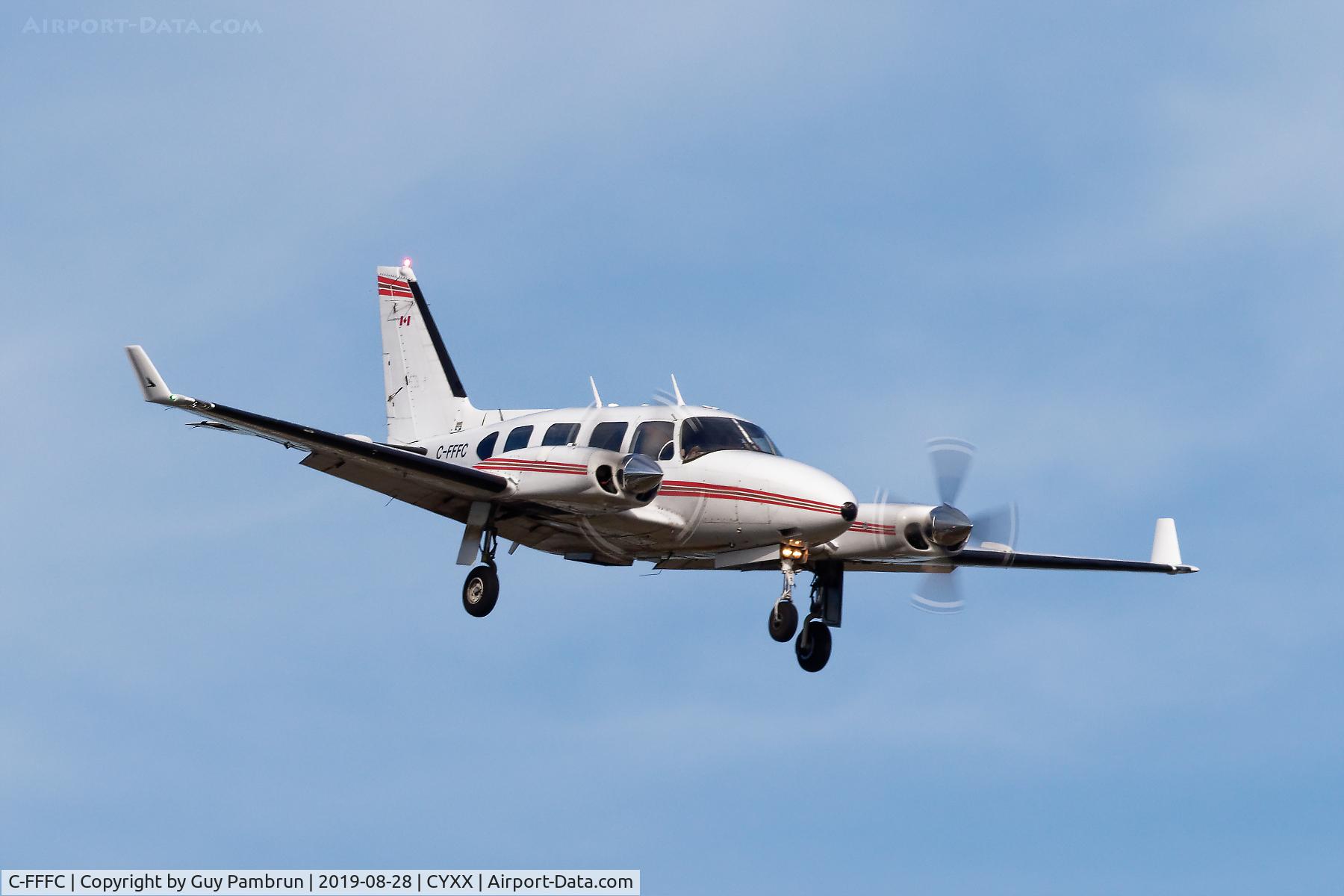 C-FFFC, 1967 Piper PA-31 C/N 31-60, Landing