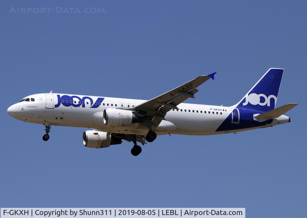 F-GKXH, 2002 Airbus A320-214 C/N 1924, Landing rwy 25R