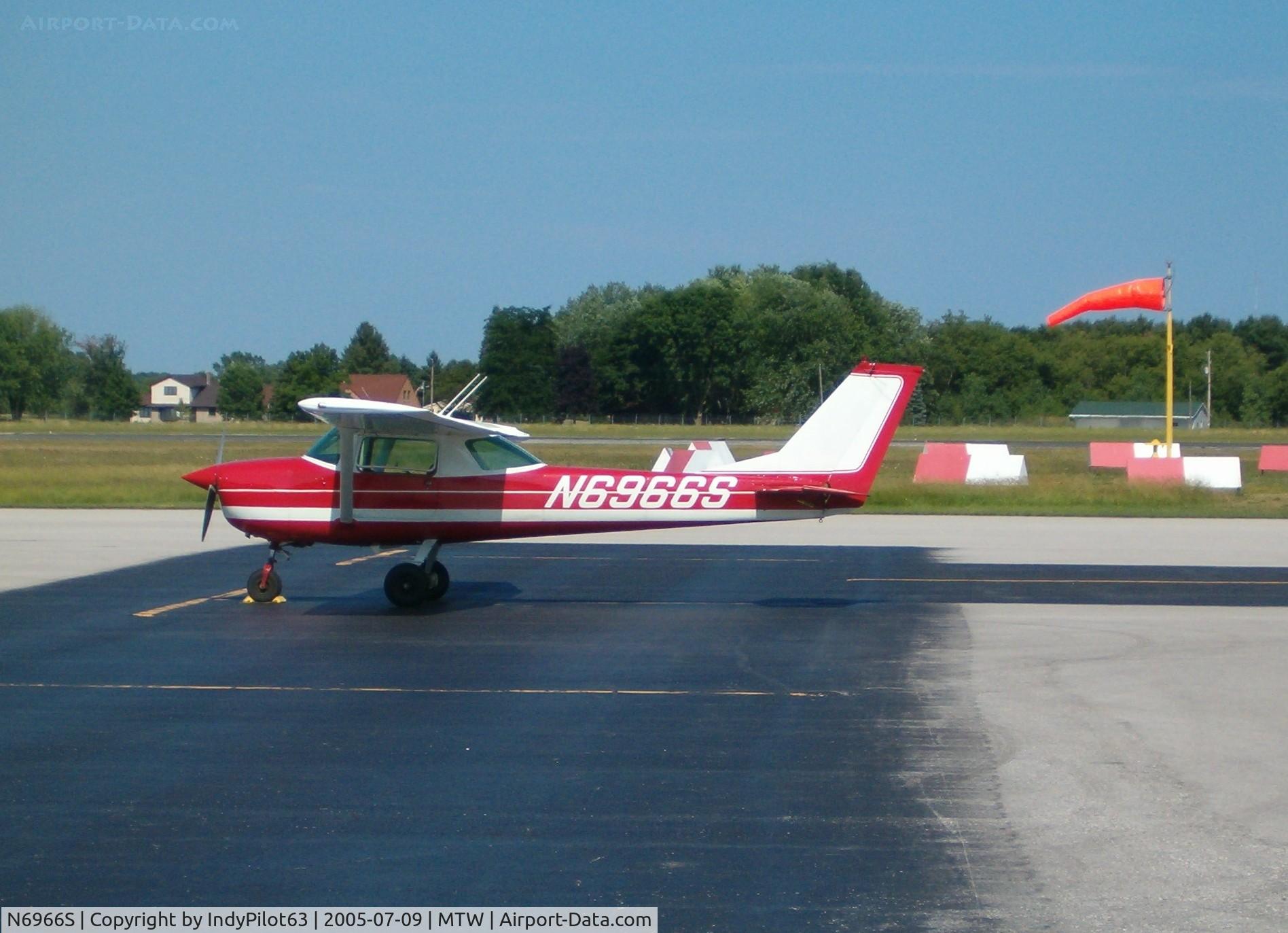 N6966S, 1967 Cessna 150H C/N 15067666, tarmac