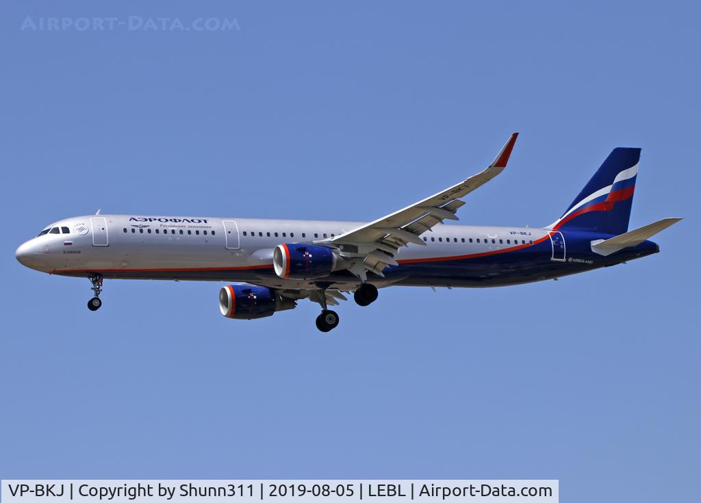 VP-BKJ, 2018 Airbus A321-211 C/N 8147, Landing rwy 25R