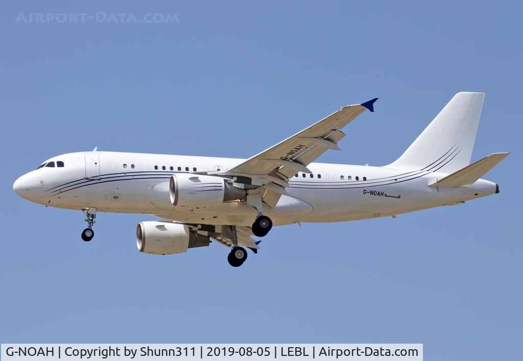 G-NOAH, 2009 Airbus A319-115CJ C/N 3826, Landing rwy 25R