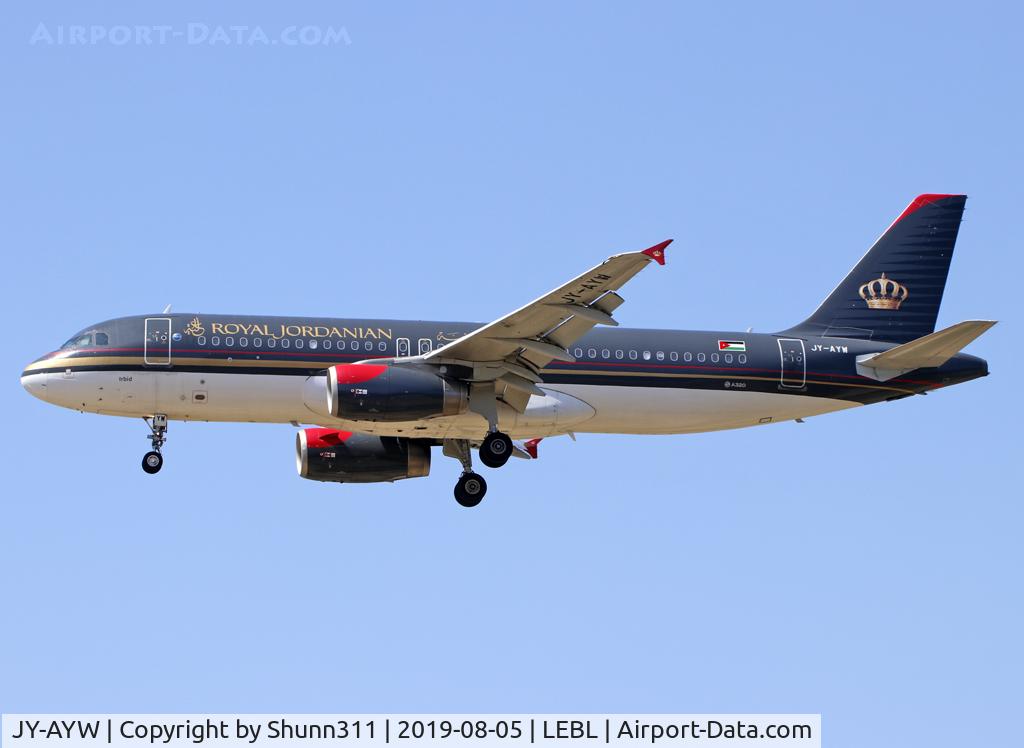 JY-AYW, 2012 Airbus A320-232 C/N 5367, Landing rwy 25R