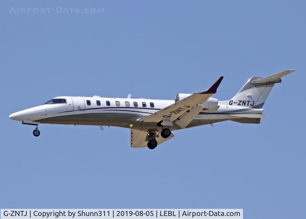 G-ZNTJ, 2018 Learjet 45 C/N 45-562, Landing rwy 25R
