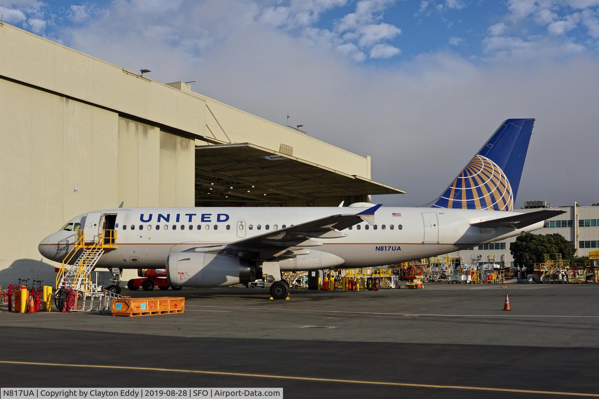 N817UA, 1998 Airbus A319-131 C/N 873, SFO 2019.