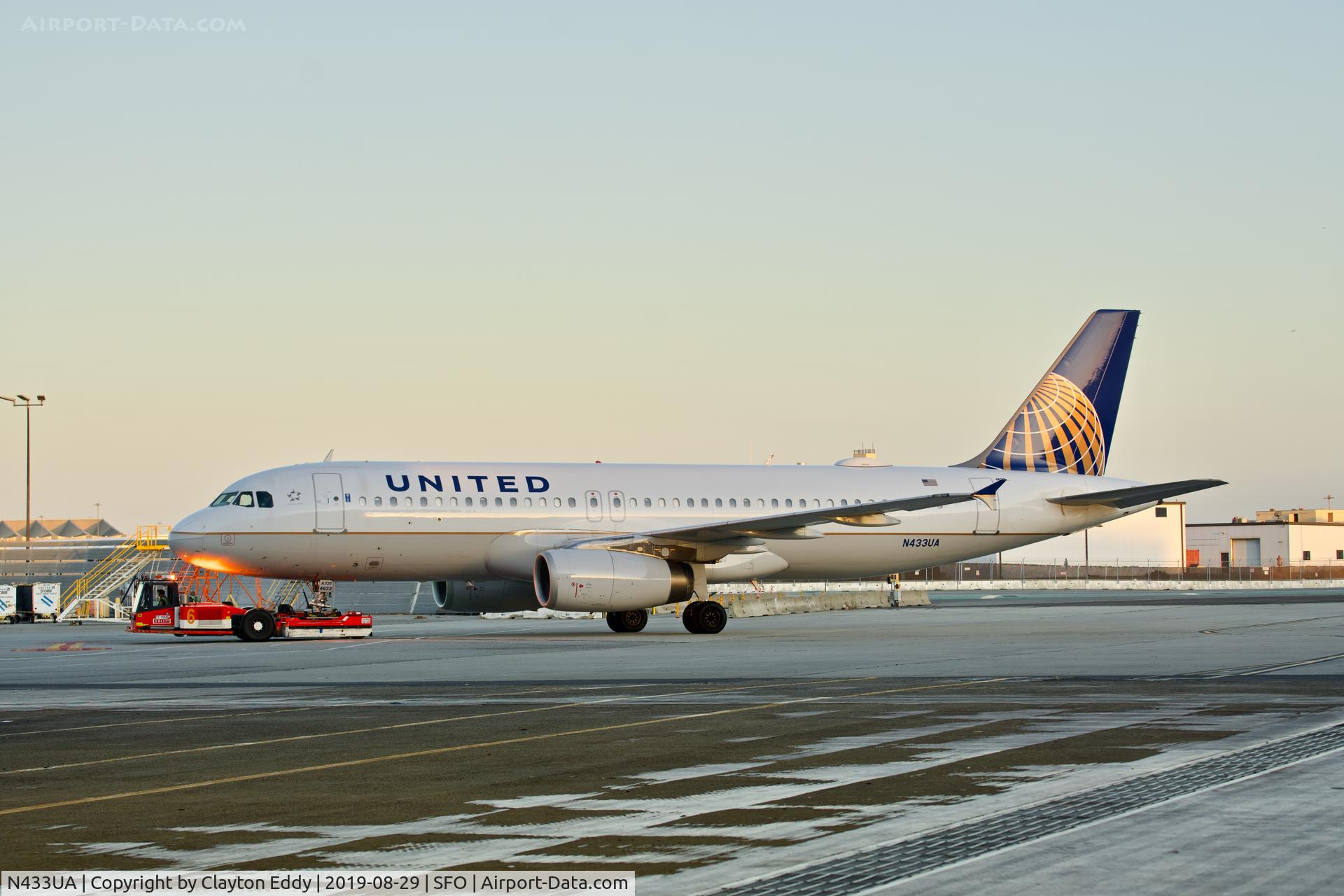 N433UA, 1996 Airbus A320-232 C/N 589, SFO 2019.