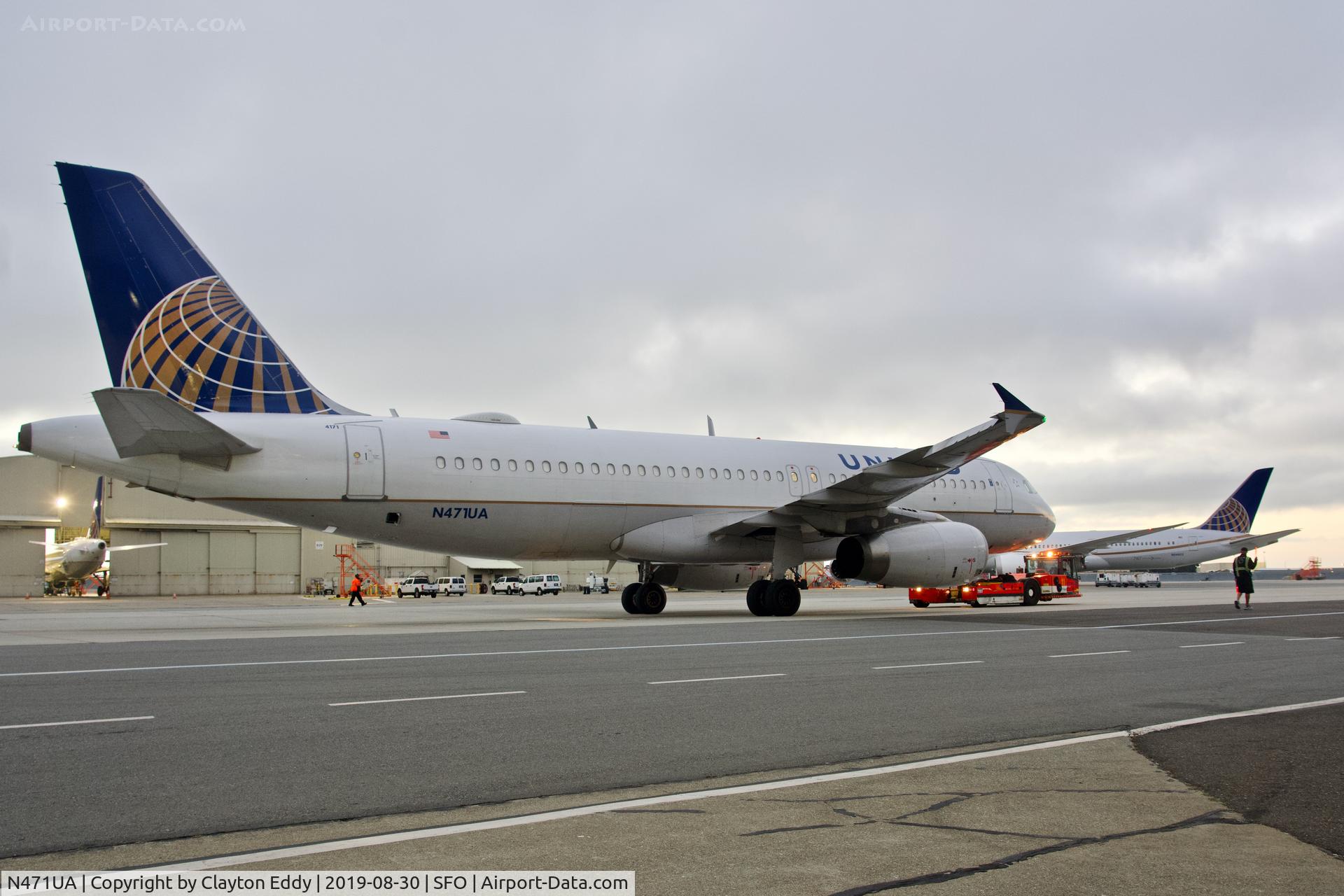 N471UA, 2001 Airbus A320-232 C/N 1432, SFO 2019.