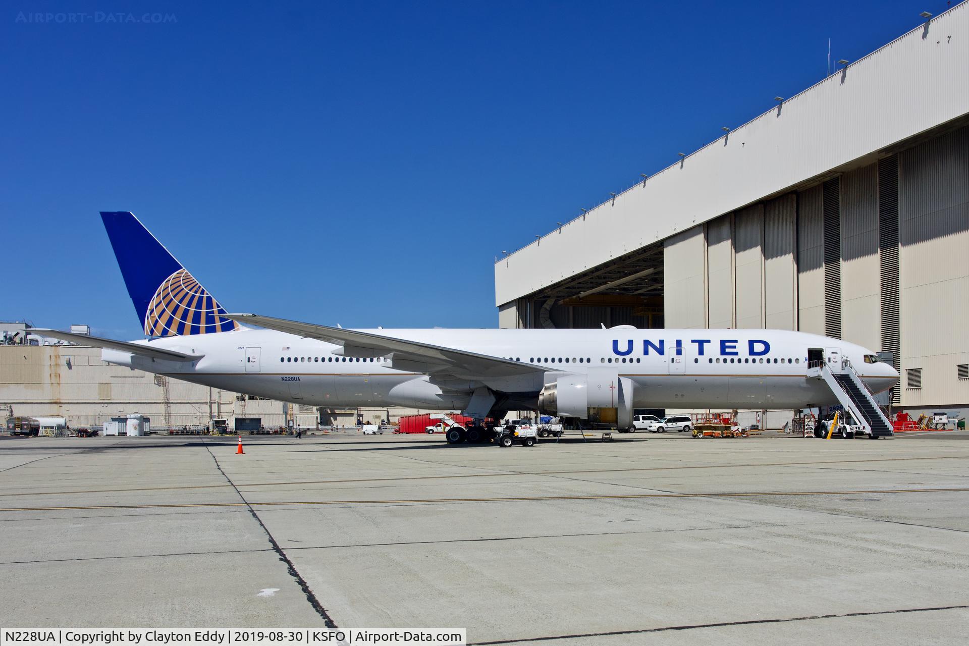 N228UA, 2002 Boeing 777-222 C/N 30556, SFO 2019.