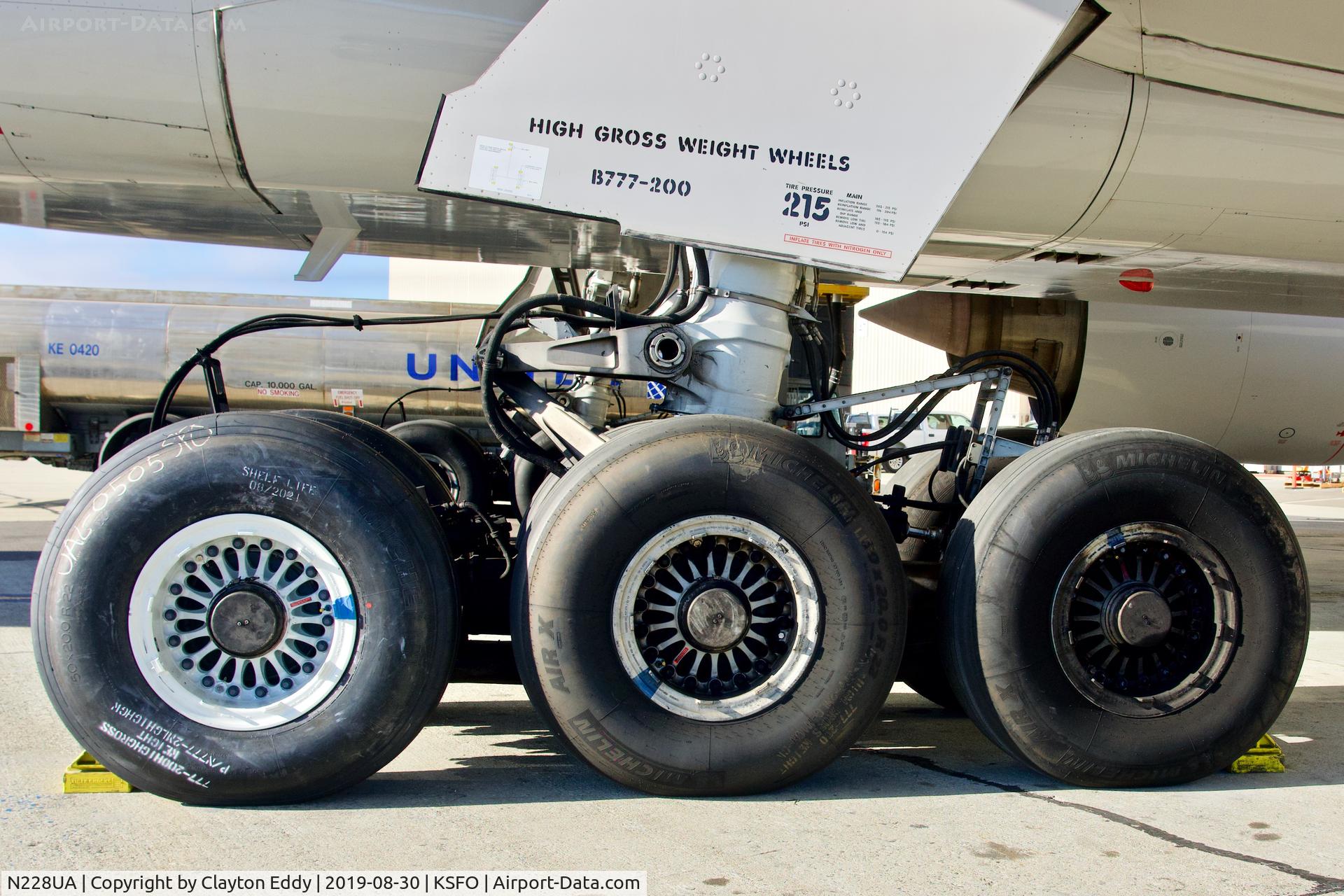 N228UA, 2002 Boeing 777-222 C/N 30556, SFO 2019.