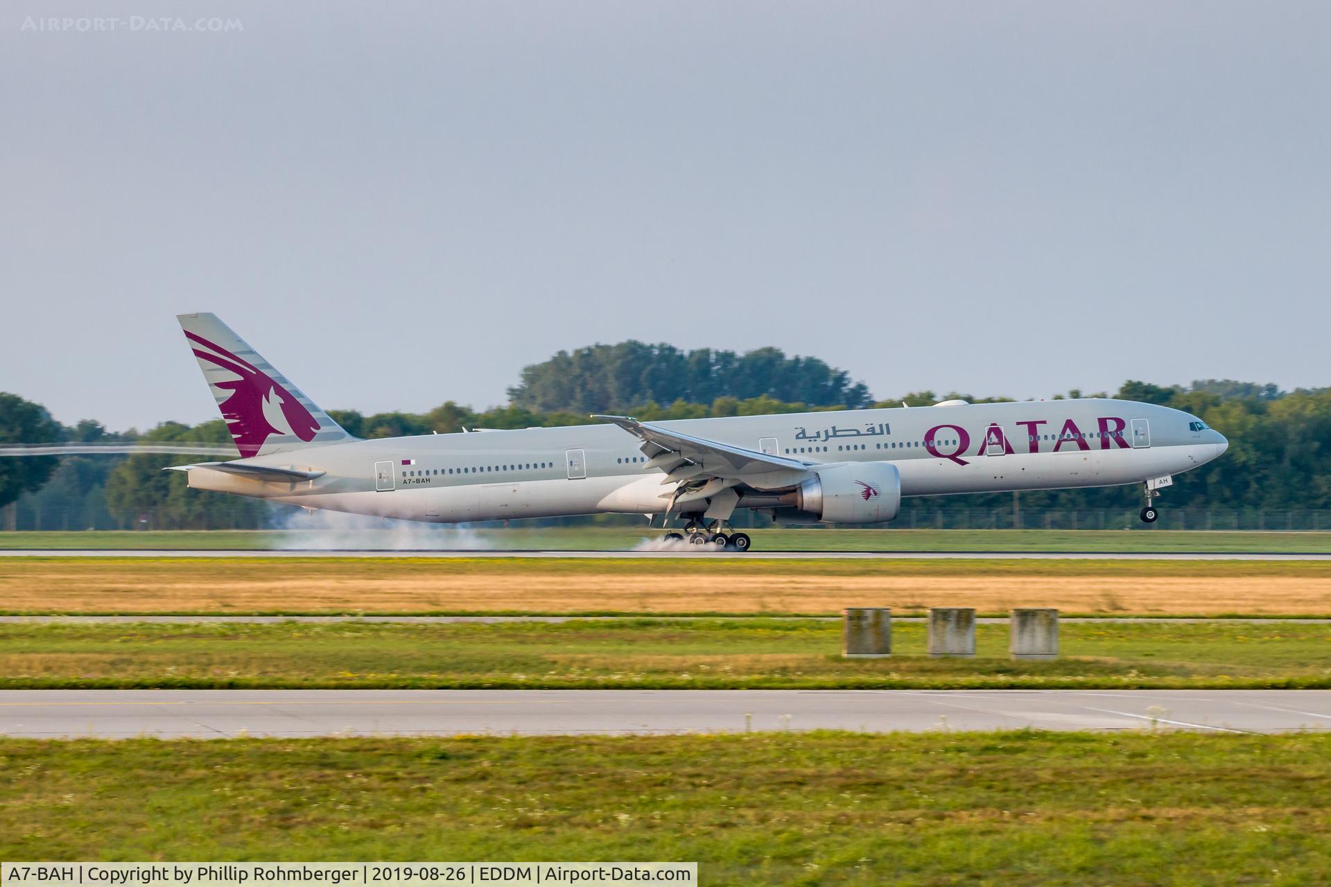 A7-BAH, 2010 Boeing 777-3DZ/ER C/N 37762, A7-BAH touching down at Munich Airport
