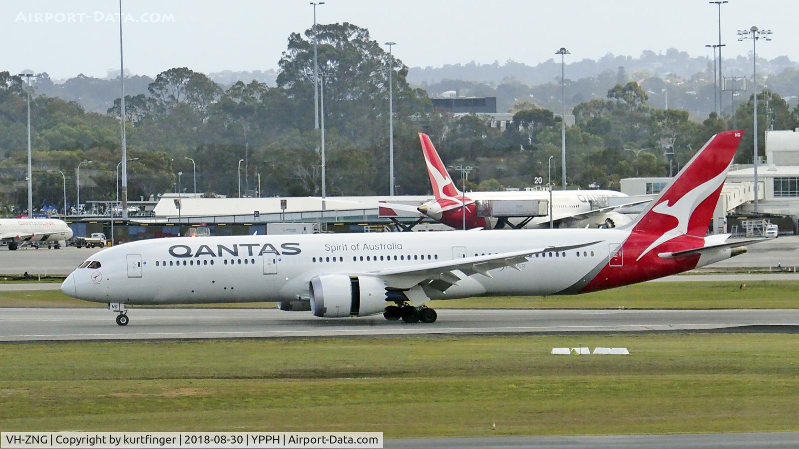 VH-ZNG, 2018 Boeing 787-9 Dreamliner C/N 36240, Boeing 787-9 Dreamliner. Qantas VH-ZNG Rwy 21 YPPH 300819.