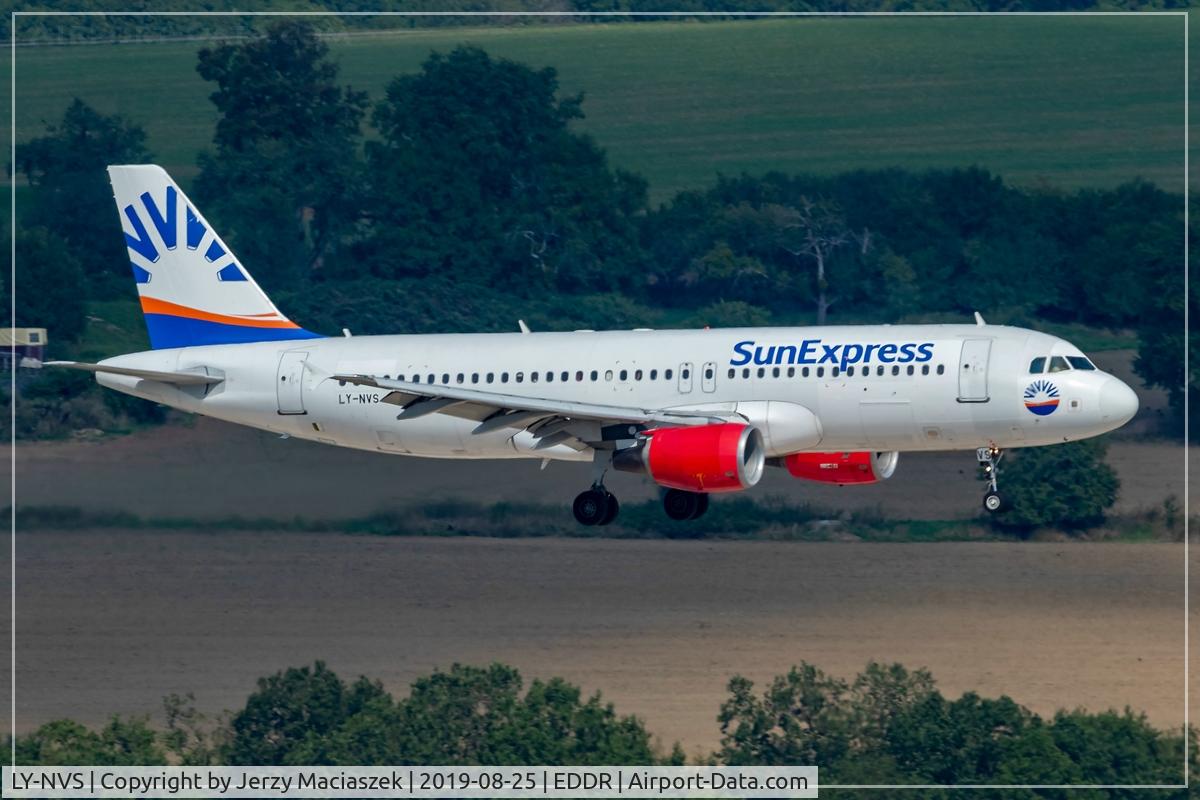 LY-NVS, 2002 Airbus A320-214 C/N 1757, Airbus A320-214,