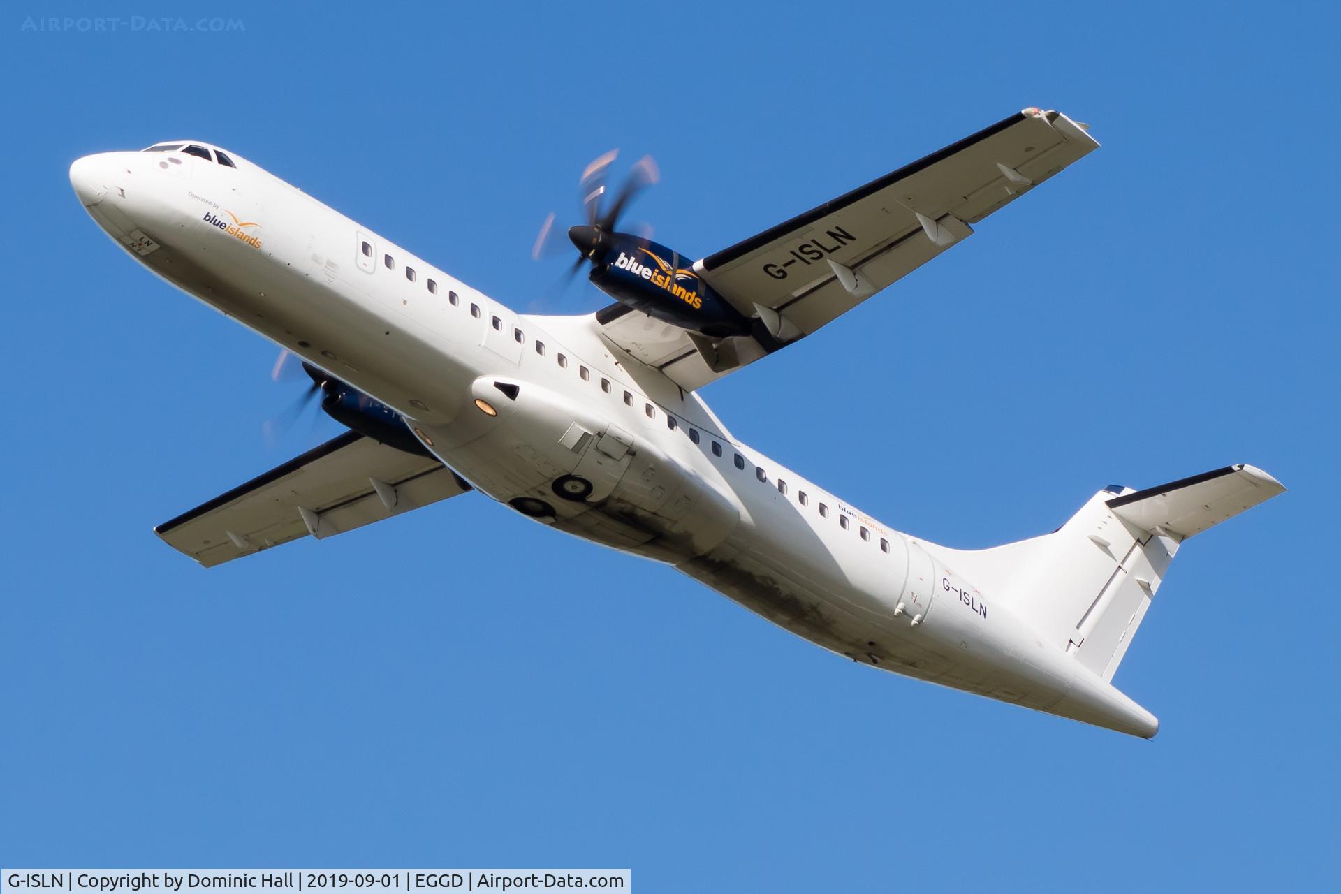 G-ISLN, 2009 ATR 72-212A C/N 884, Departing RWY 27