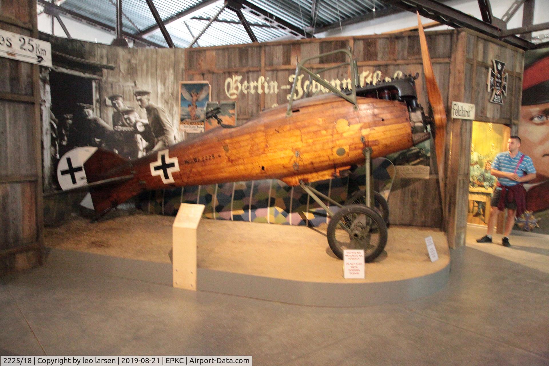 2225/18, 1918 Berlin Luftfahrzeug-Gesellschaft m.b.H LFG Roland D.VI.B 225/18 C/N not found, Polish Aviation Museum Krakow 21.8.2019