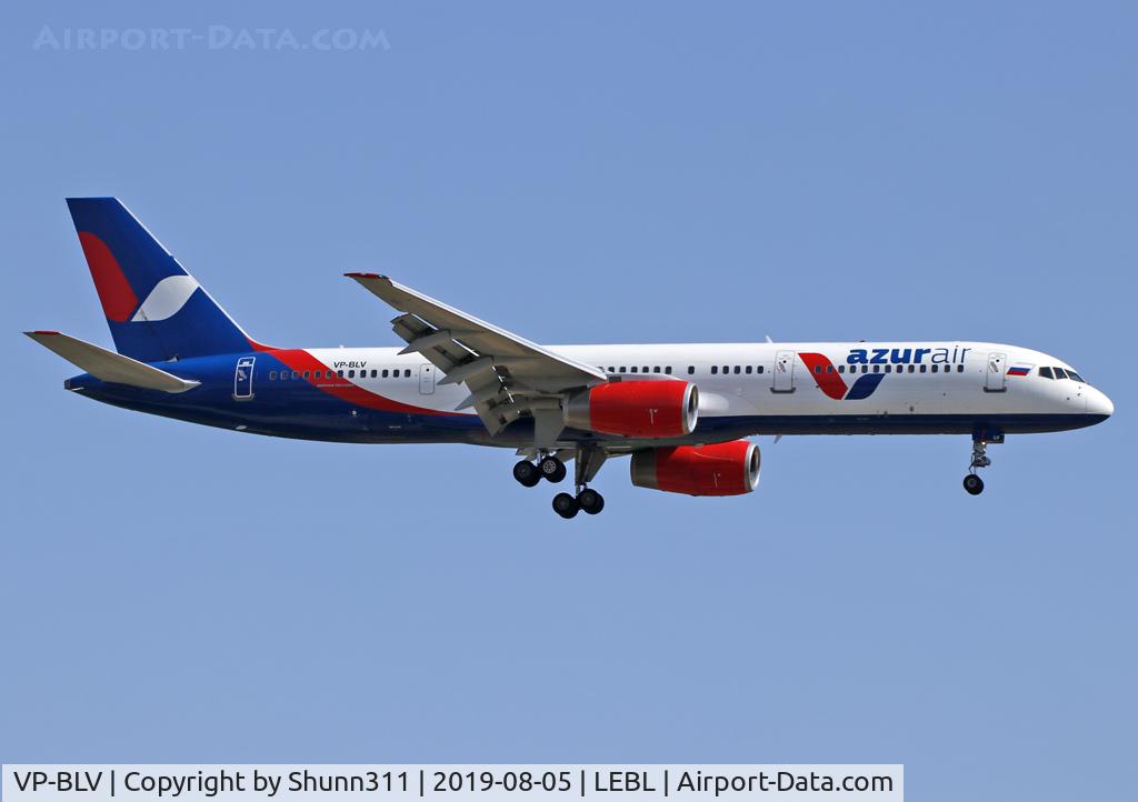 VP-BLV, 2000 Boeing 757-28A C/N 30043, Landing rwy 25R