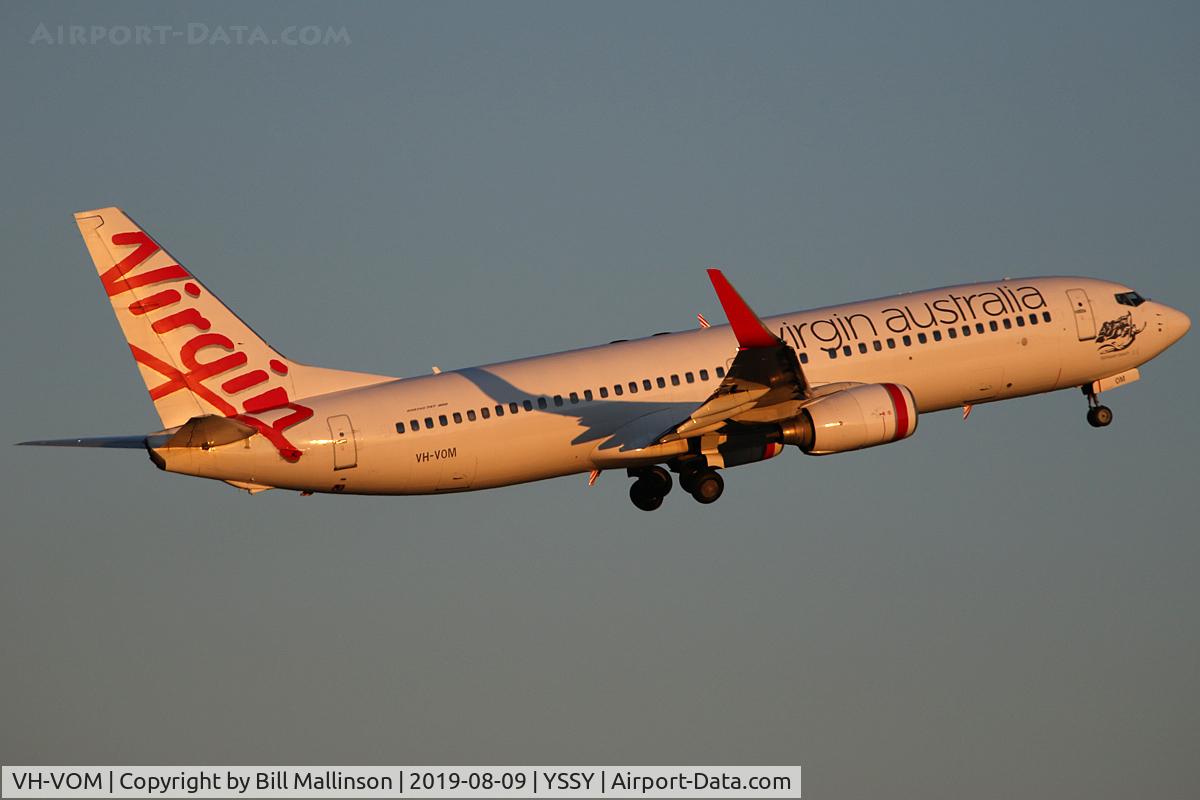 VH-VOM, 2003 Boeing 737-8FE C/N 33794, away  to ....