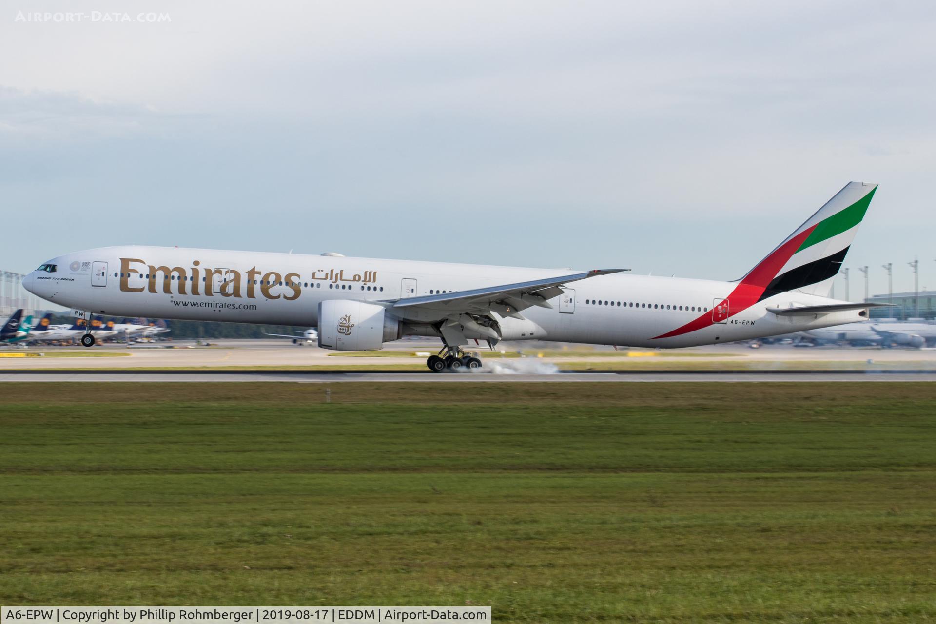 A6-EPW, 2016 Boeing 777-31H/ER C/N 42342, A6-EPW touching down at Munich Airport
