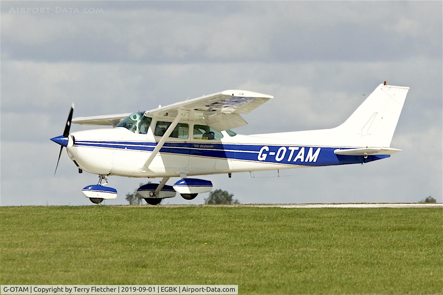 G-OTAM, 1974 Cessna 172M Skyhawk C/N 172-64098, At Sywell