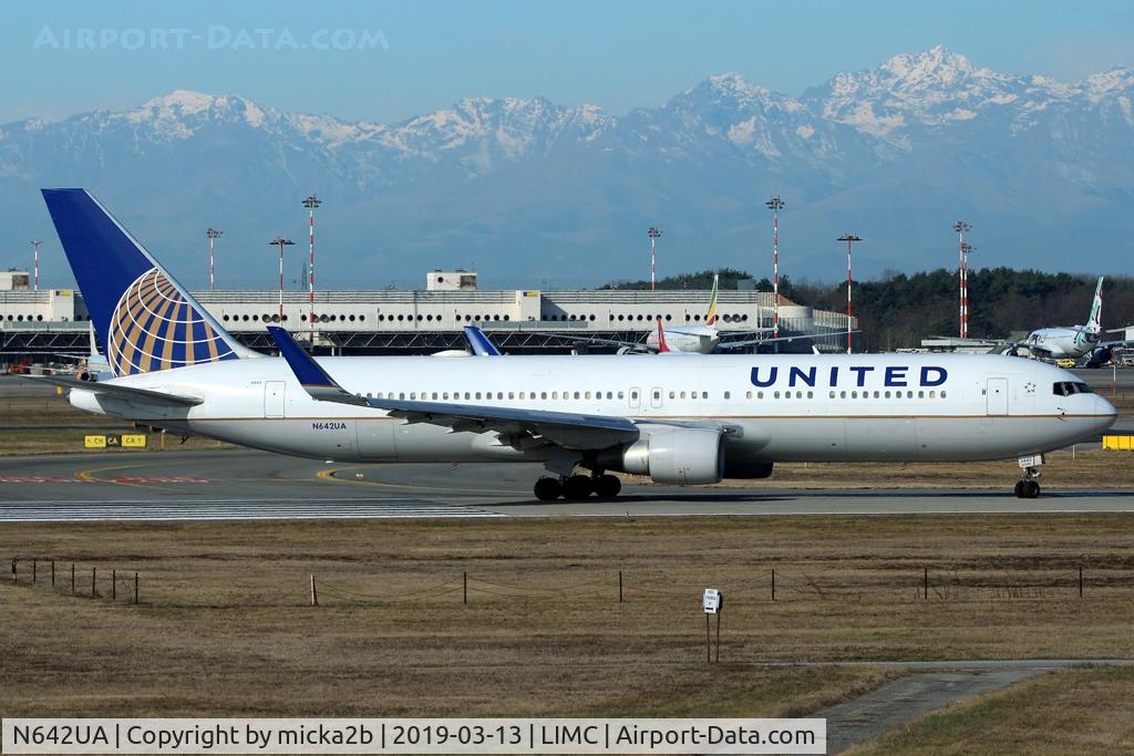 N642UA, 1991 Boeing 767-322 C/N 25092, Taxiing