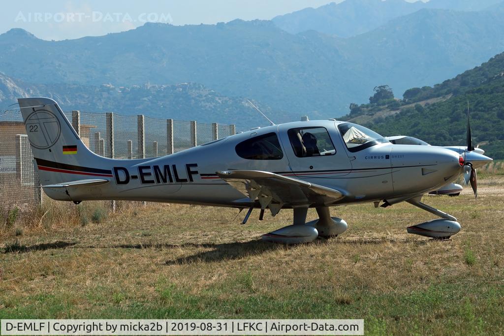 D-EMLF, 2011 Cirrus SR-22T C/N 0164, Parked