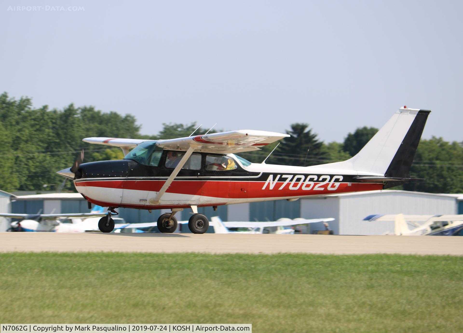 N7062G, 1969 Cessna 172K Skyhawk C/N 17258762, Cessna 172K