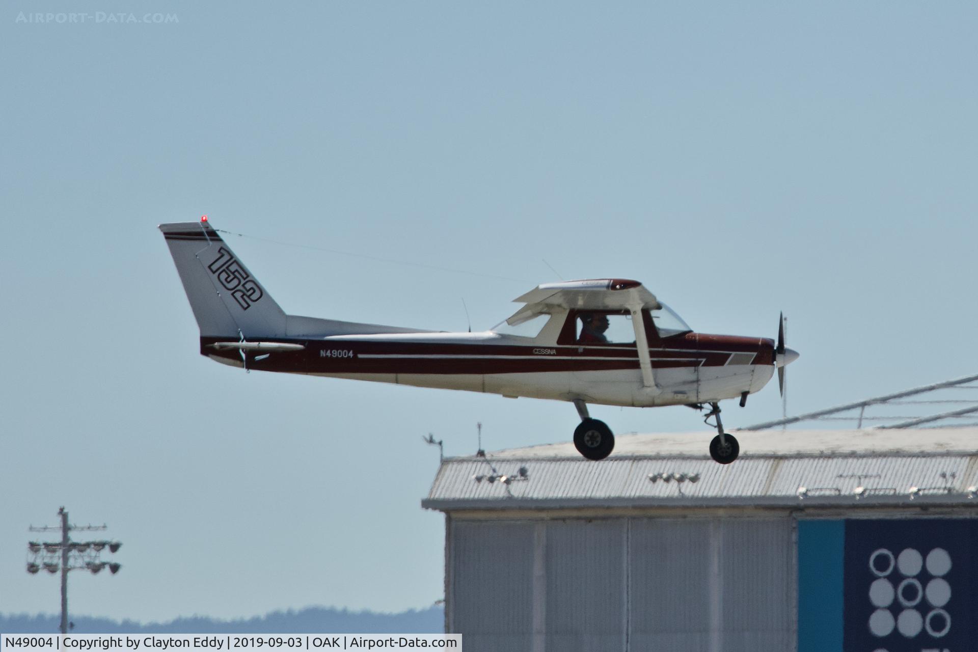 N49004, 1977 Cessna 152 C/N 15281094, Oakland Airport California 2019.