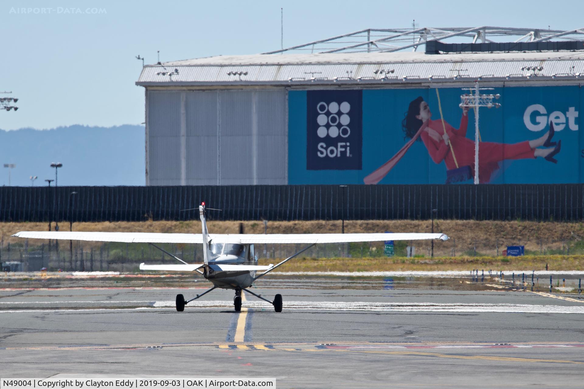 N49004, 1977 Cessna 152 C/N 15281094, Oakland Airport California 2019.