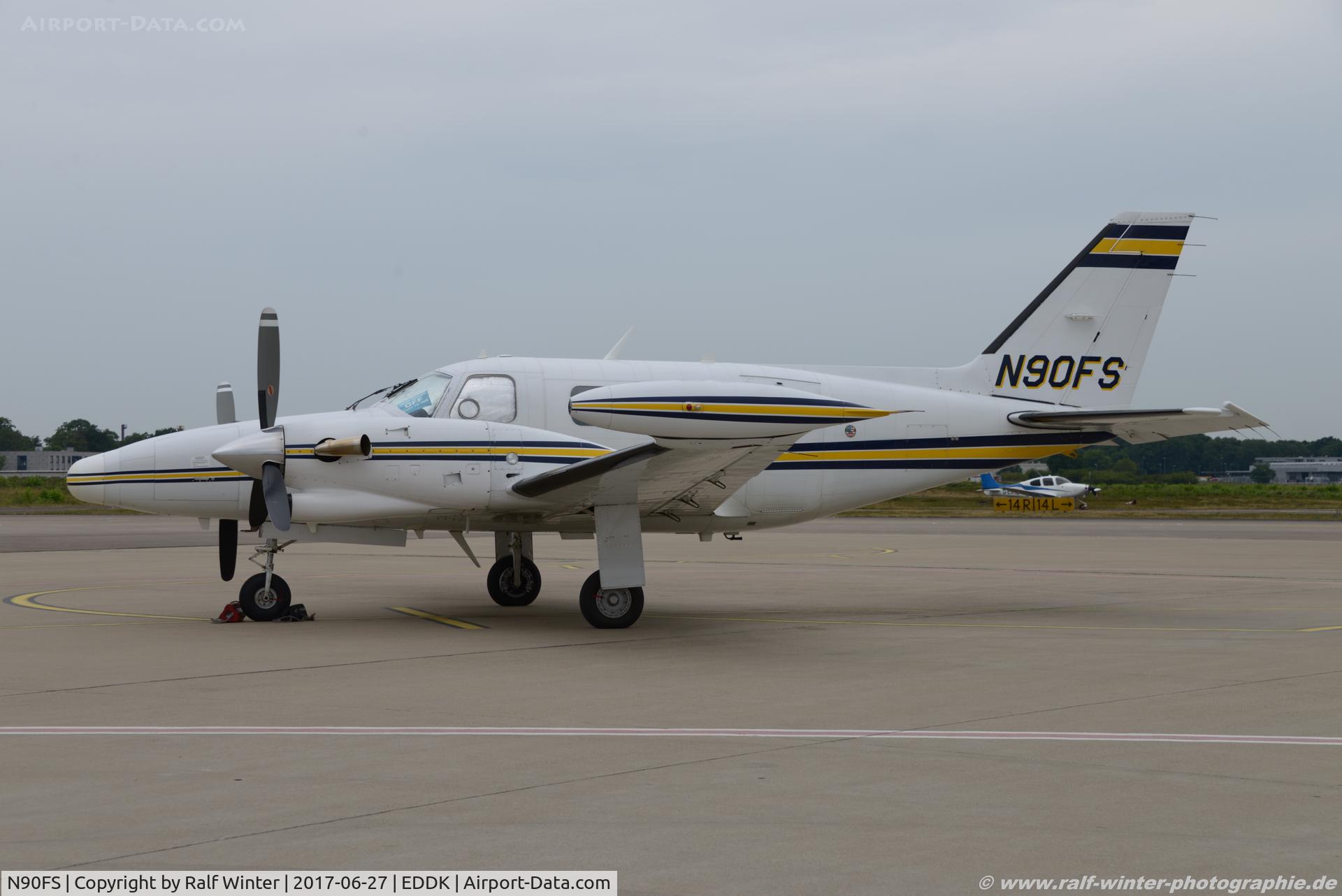 N90FS, 1979 Piper PA-31T Cheyenne C/N 31T-8020011, Piper PA-31T Cheyenne 2 - Private - 31T-8020011 - N90FS - 27.06.2017 - CGN