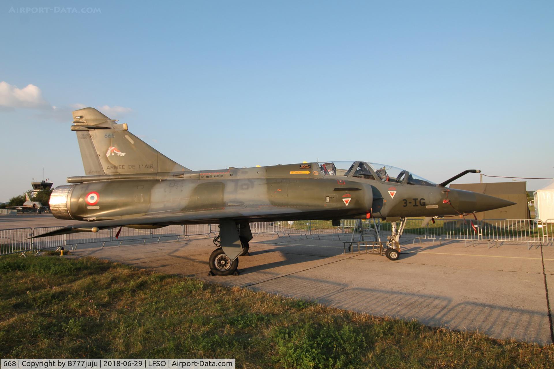 668, Dassault Mirage 2000D C/N 542, at Nancy Airshow
new code 3-IG
