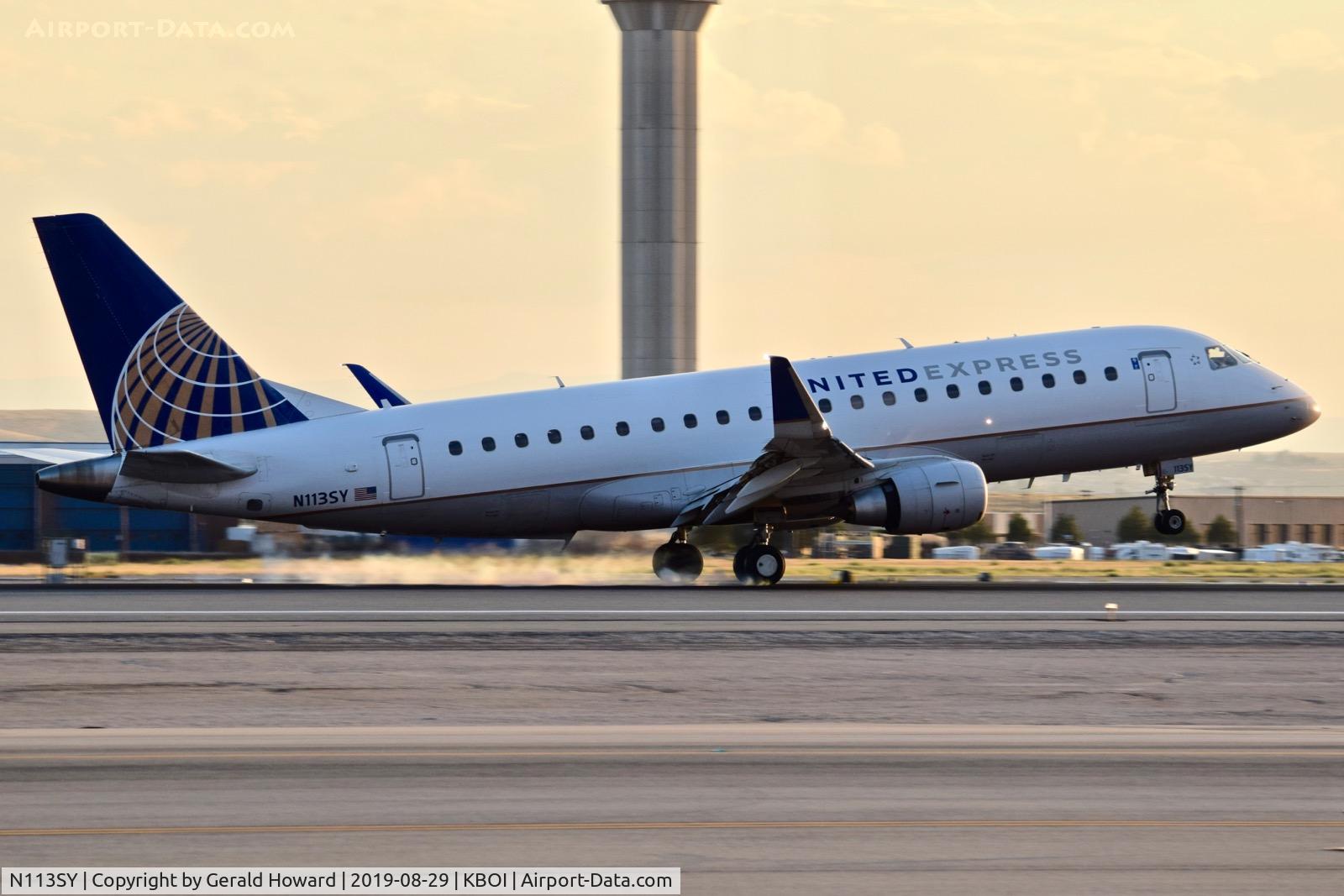 N113SY, 2014 Embraer 175LR (ERJ-170-200LR) C/N 17000407, Landing RWY 28R.