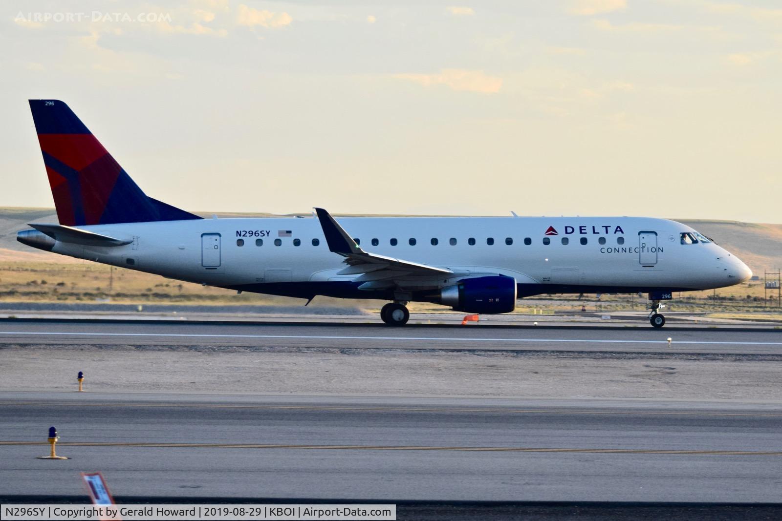 N296SY, 2019 Embraer 175LR (ERJ-170-200LR) C/N 17000797, Take off run on RWY 28R.