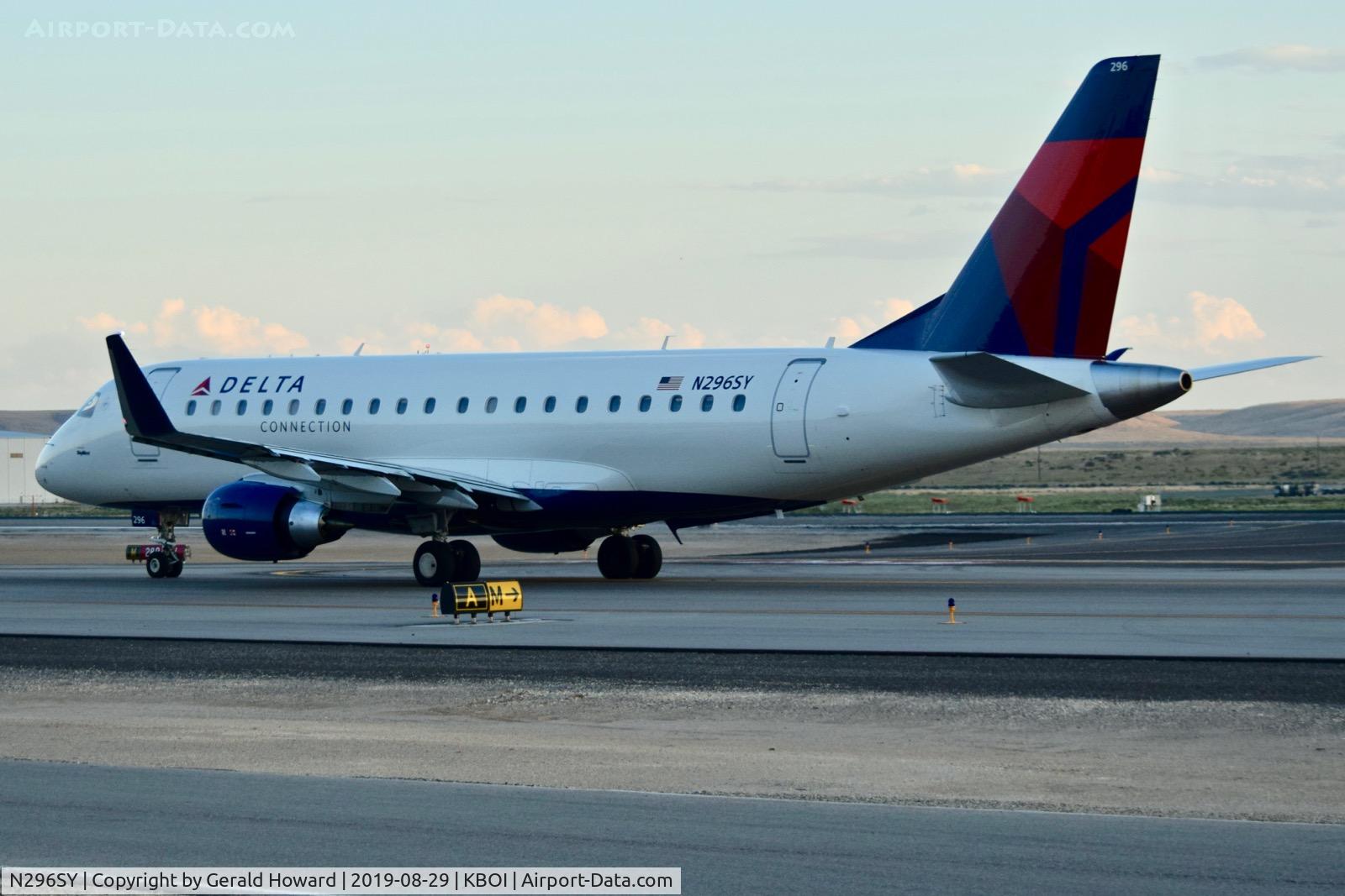 N296SY, 2019 Embraer 175LR (ERJ-170-200LR) C/N 17000797, Taxiing on Alpha.