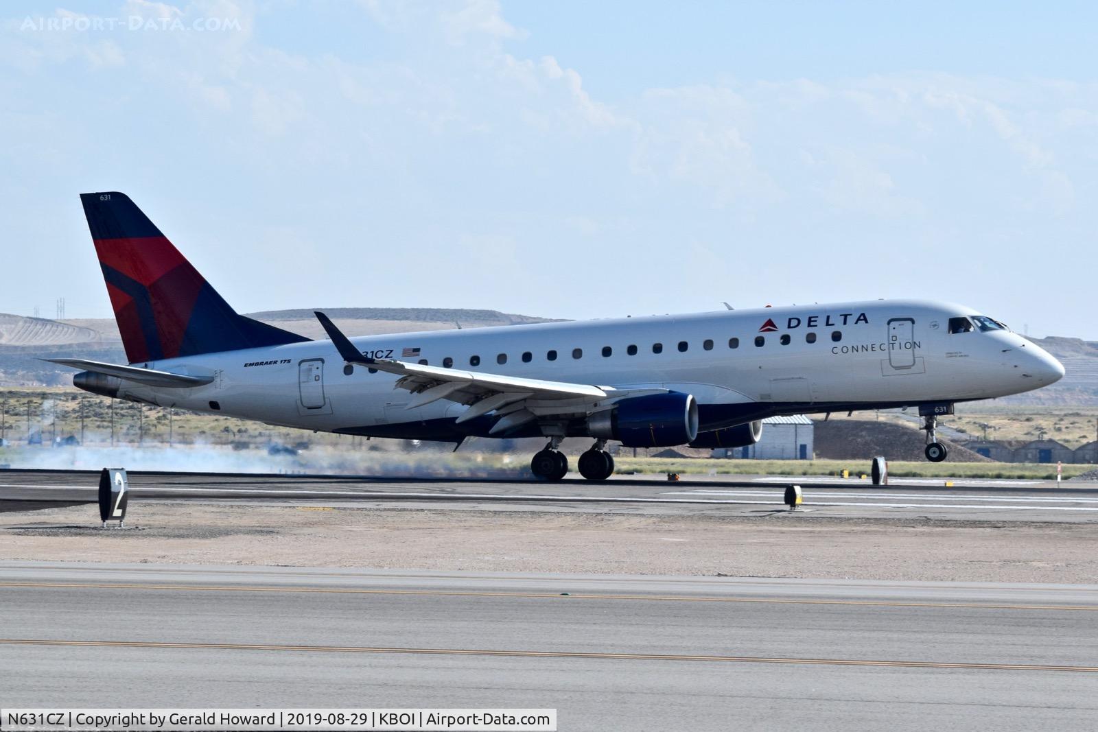 N631CZ, 2008 Embraer 175LR (ERJ-170-200LR) C/N 17000239, Landing RWY 28R.