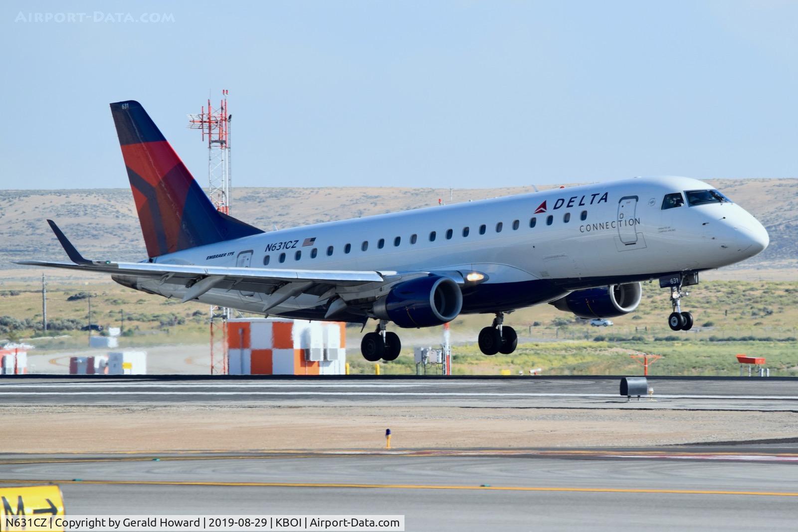 N631CZ, 2008 Embraer 175LR (ERJ-170-200LR) C/N 17000239, Landing RWY 28R.
