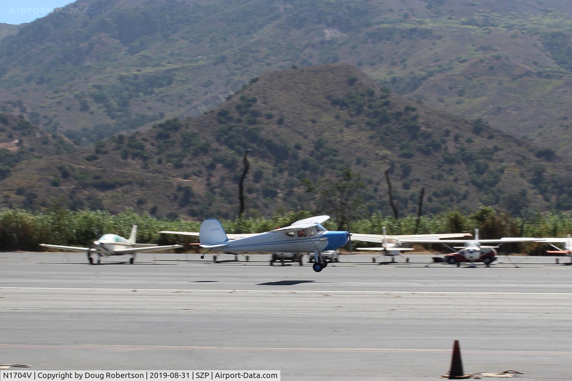 N1704V, Cessna 140 C/N 13889, 1948 Cessna 140, Continental C85-12 85 Hp, on final Rwy 22