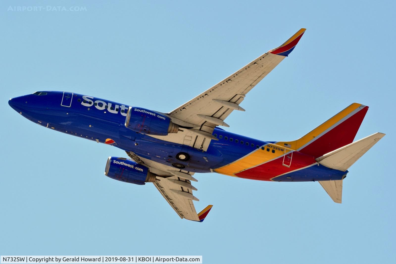 N732SW, 1999 Boeing 737-7H4 C/N 27864, Departing BOI.