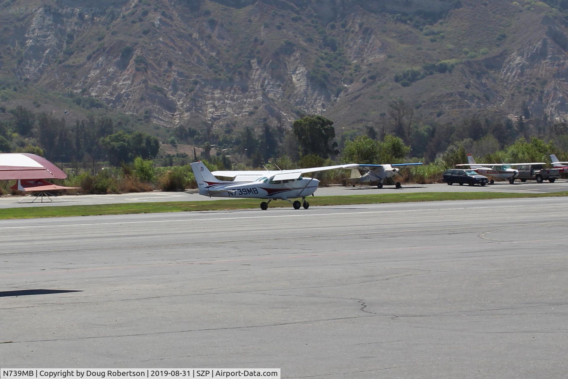 N739MB, 1978 Cessna 172N C/N 17270641, 1978 Cessna 172N SKYHAWK, Lycoming O-360-H2AD 160 Hp, landing roll Rwy 22