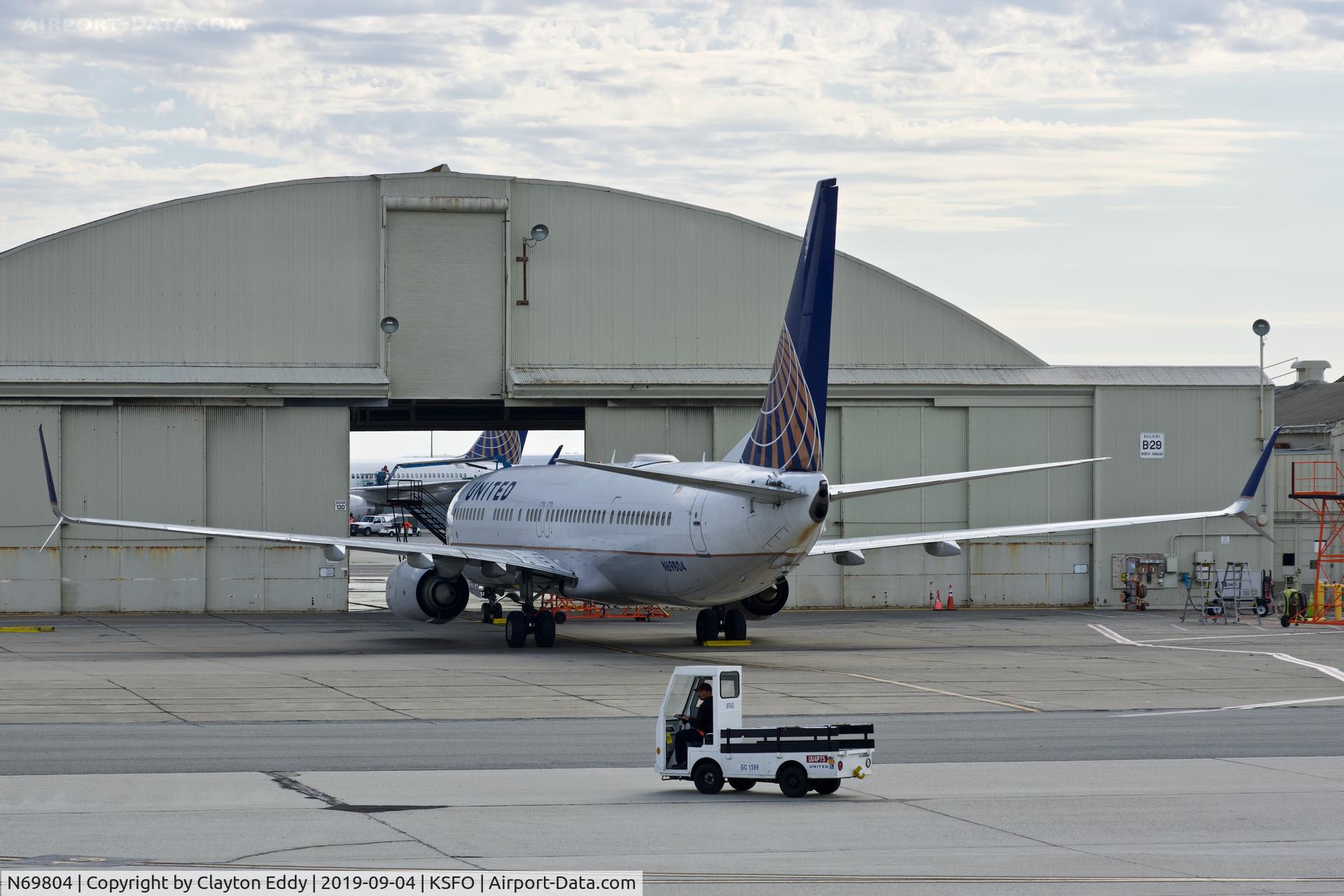 N69804, 2013 Boeing 737-924/ER C/N 42816, SFO 2019.