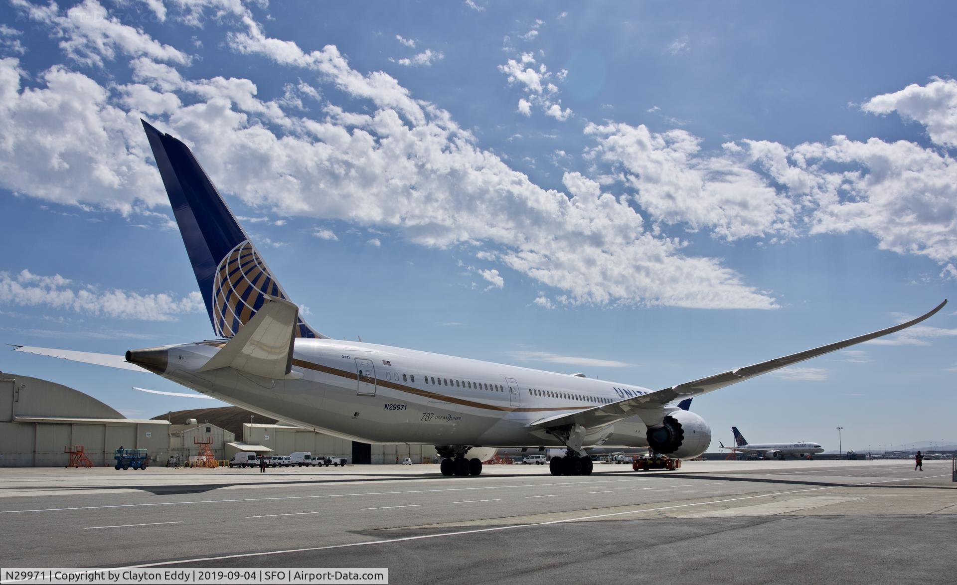N29971, 2017 Boeing 787-9 Dreamliner Dreamliner C/N 60147, SFO 2019.