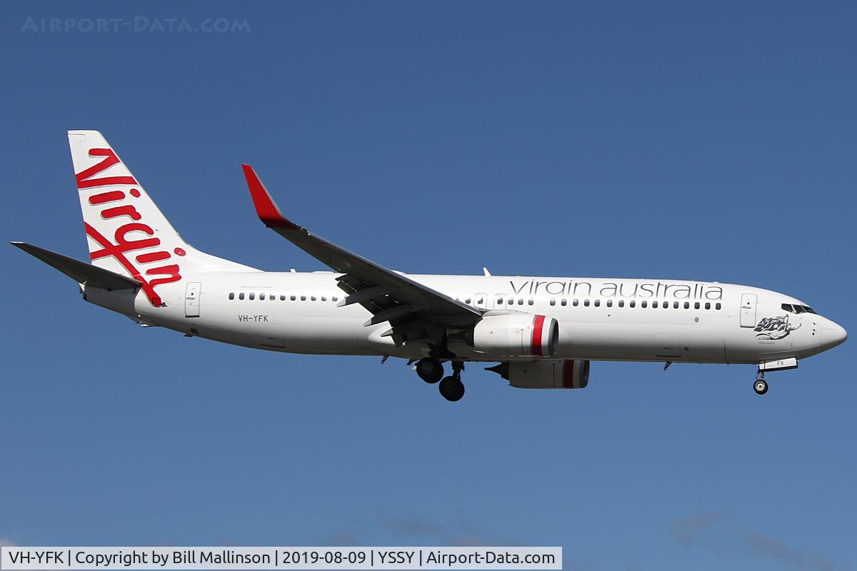 VH-YFK, 2011 Boeing 737-8FE C/N 41004, finals to 2-5