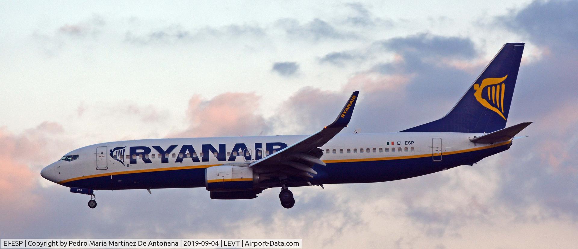EI-ESP, 2011 Boeing 737-8AS C/N 34990, Aeropuerto de Foronda - Vitoria-Gasteiz - Euskadi - España