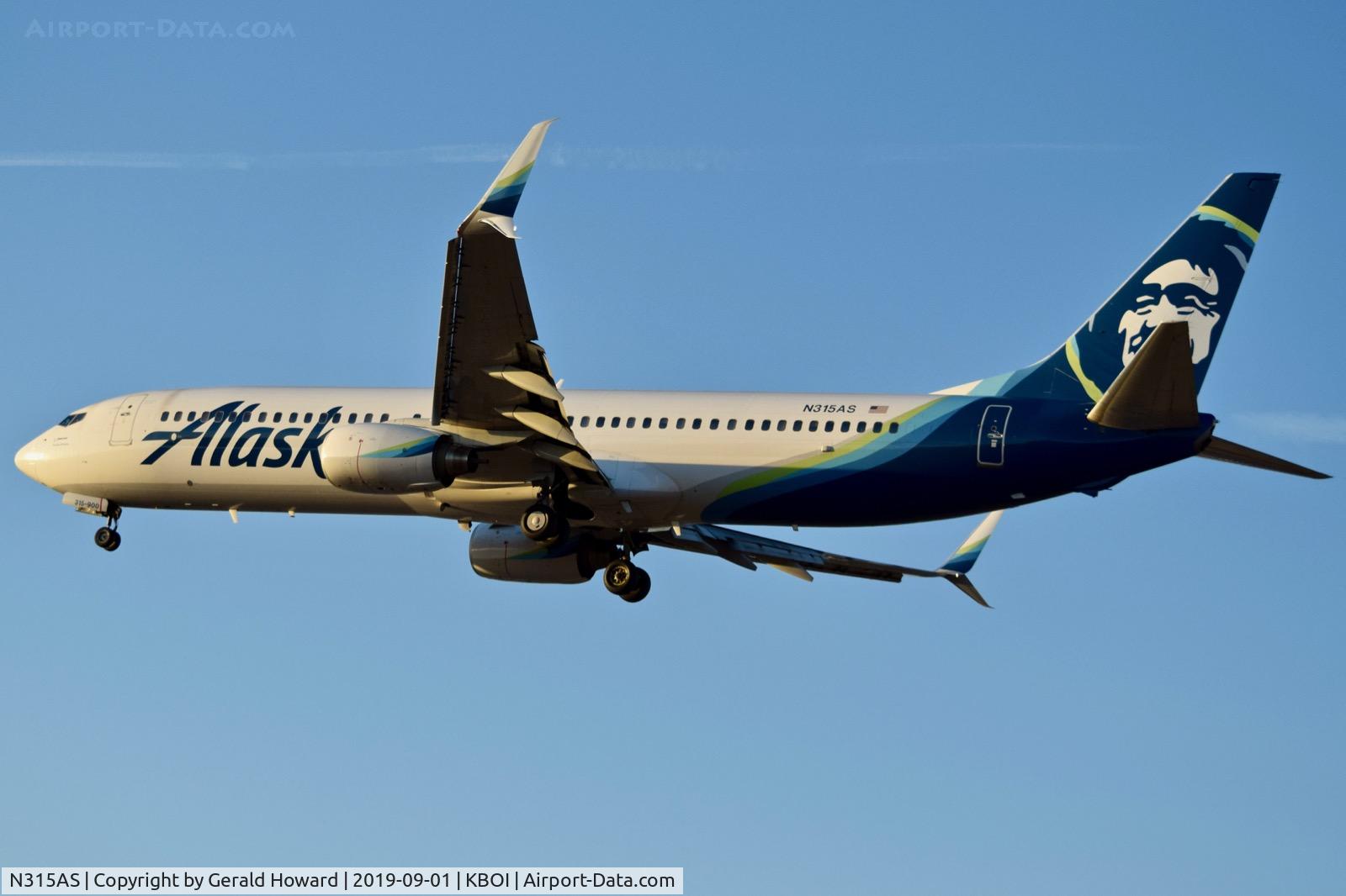 N315AS, 2002 Boeing 737-990 C/N 30019, Landing RWY 28R.