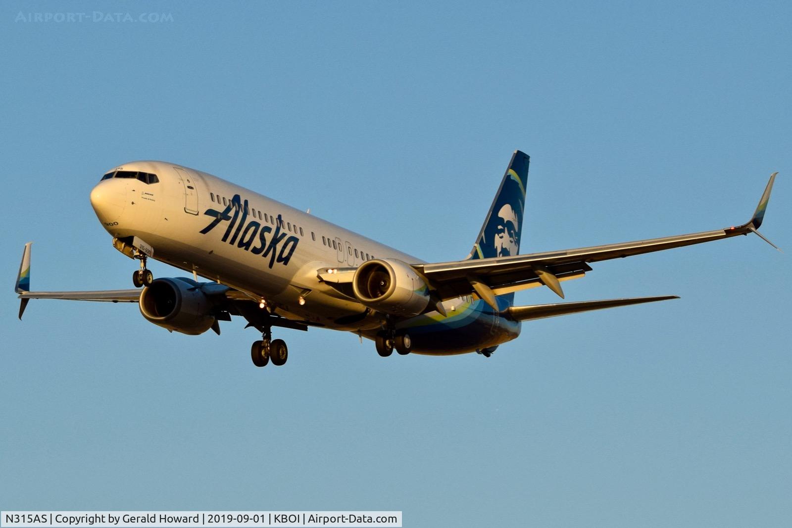 N315AS, 2002 Boeing 737-990 C/N 30019, Landing RWY 28R.