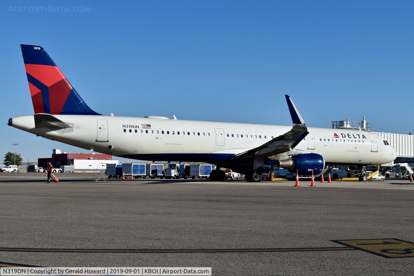 N319DN, 2017 Airbus A321-211 C/N 7479, Parked at there gate.