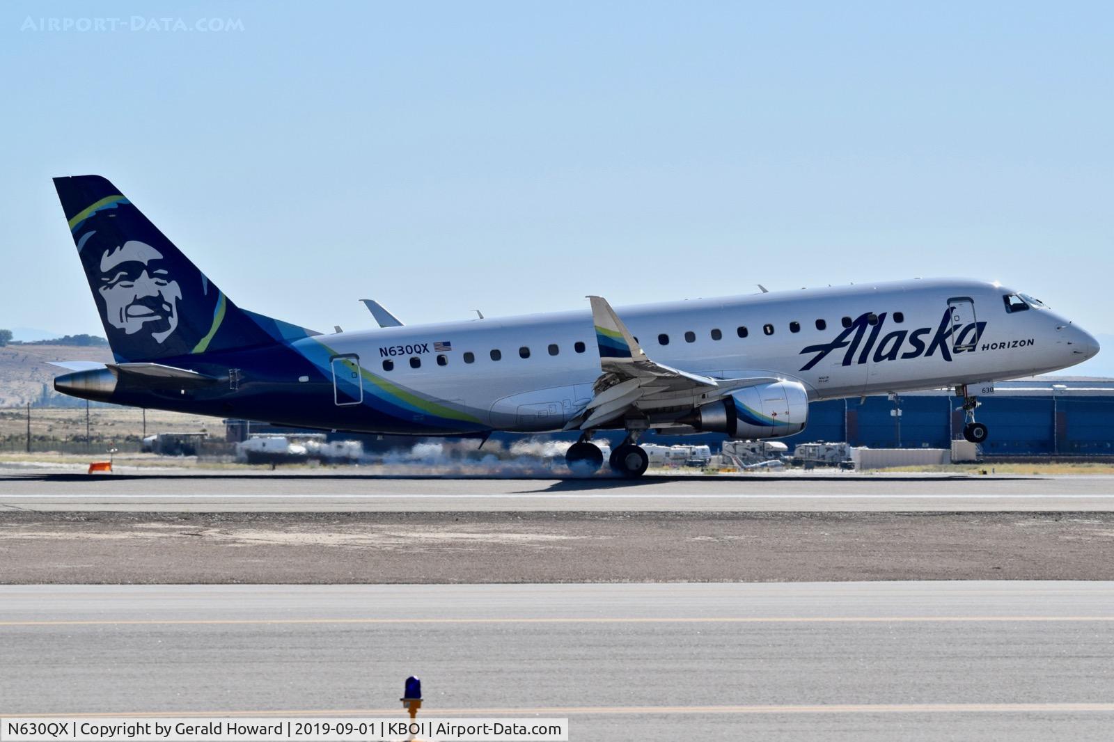N630QX, 2017 Embraer 175LR (ERJ-170-200LR) C/N 17000684, Landing RWY 28R.