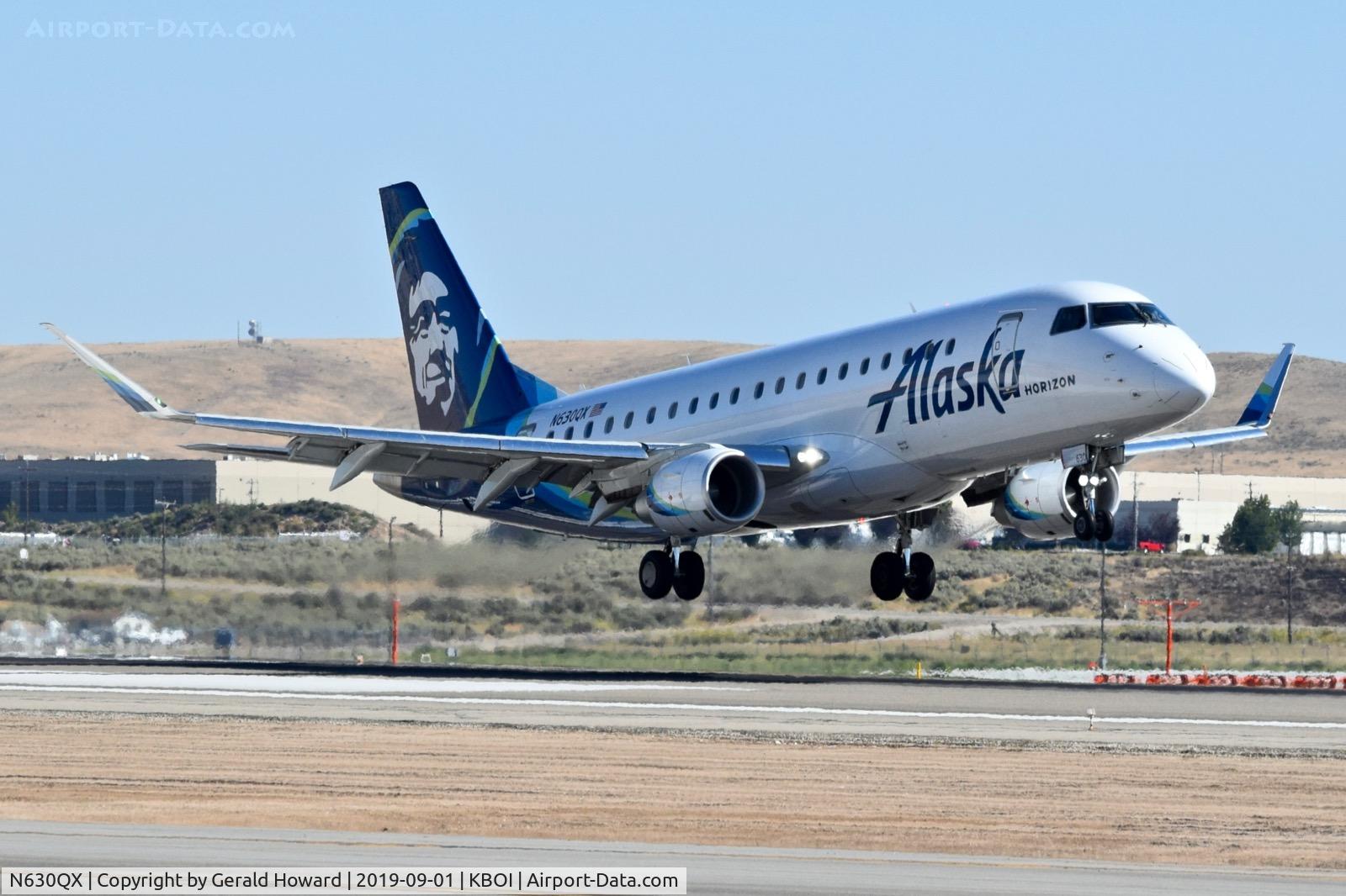 N630QX, 2017 Embraer 175LR (ERJ-170-200LR) C/N 17000684, Landing RWY 28R.
