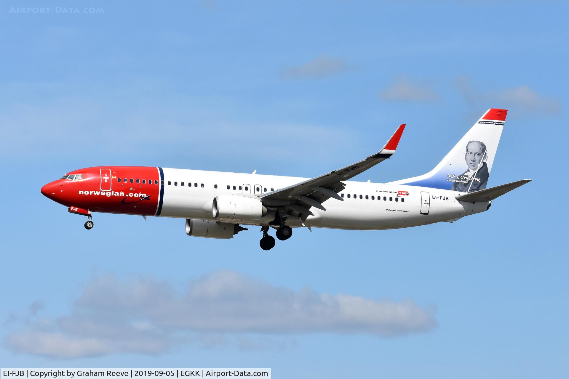 EI-FJB, 2015 Boeing 737-8JP C/N 42081, Landing at Gatwick.