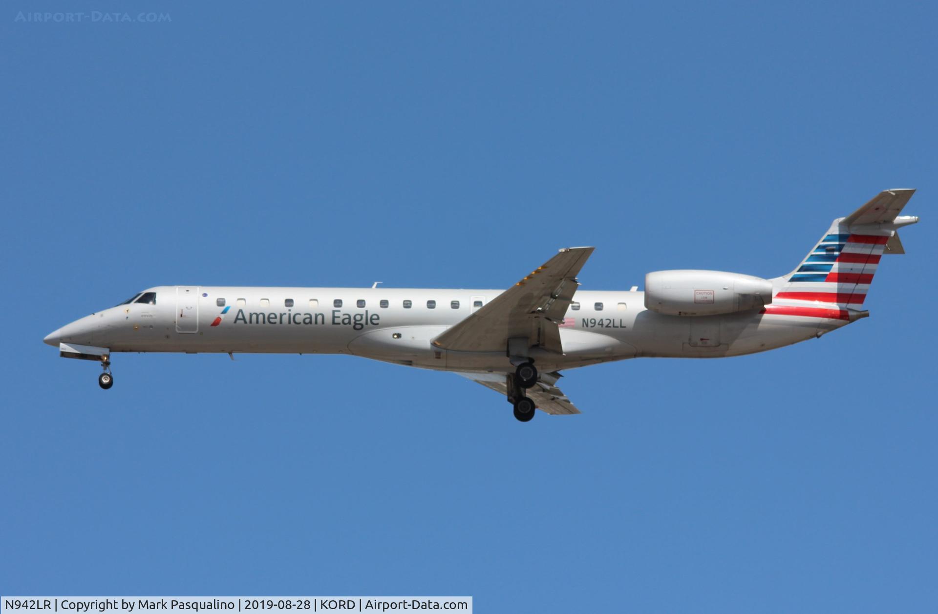 N942LR, 2005 Bombardier CRJ-900ER (CL-600-2D24) C/N 15042, CL-600-2D24